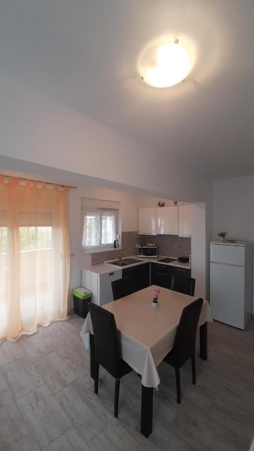 Ferienwohnung Mario Vir Exterior foto