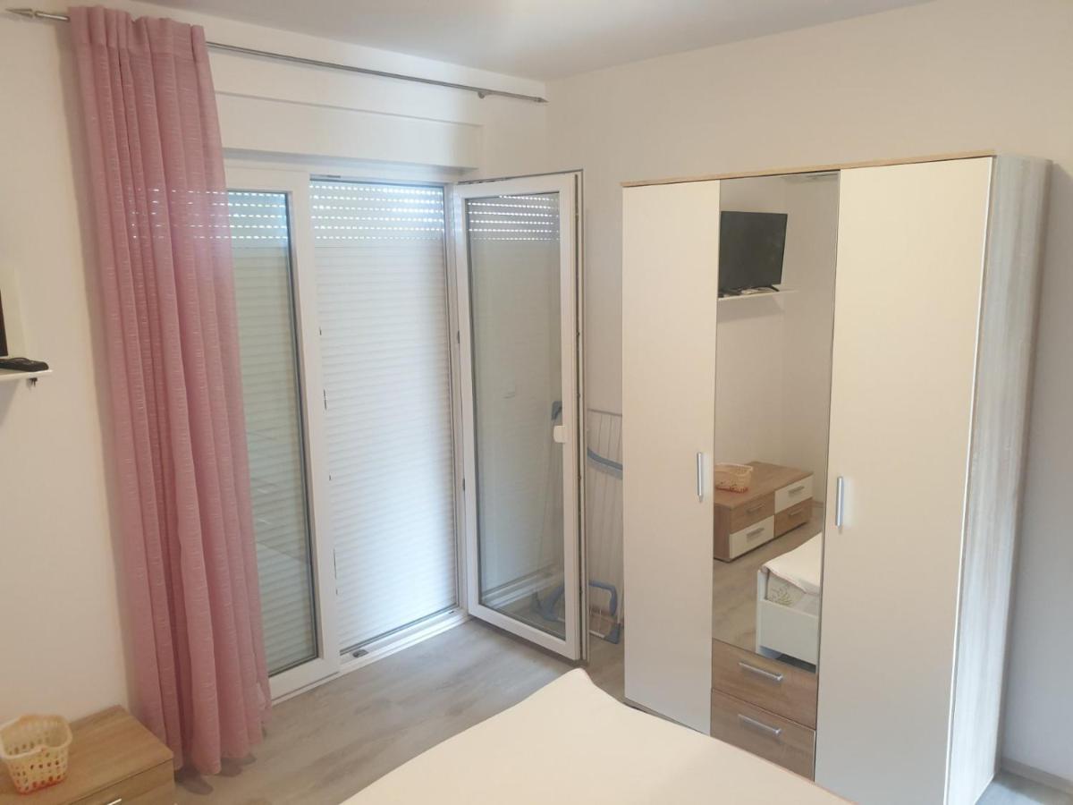 Ferienwohnung Mario Vir Exterior foto